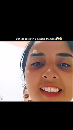 Eliza on Instagram: "L!NK !N B!O🎀🔗 .. .. 日本利用压电瓷砖将脚步转化为电能。这些瓷砖捕提来自你脚步的动能。当你行走时,你的重量和动作会对瓷砖产生压力。瓷砖会轻微弯曲,从而产生机械应力。瓷砖内部的压电材料将这种应力转化为电能。每一步都会产生少量电荷,而数百万步结合在一起就能产生足够的电力来驱动LED灯、数字显示屏和传感器。在像涩谷车站这样繁忙的地方,每天大约有 240万个脚步为这一系统作出贡献。这些电能可以被储存或立即使用,从而减少对传统电力来源的依赖,并支持可持续的城市基础设施。这种方法将日常运动转化为实用的可再生能源#日本#知识#事实 #你知道吗#推荐#科技#创新#历史 #技术#实验 #热门"