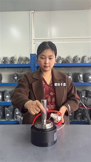 High-precision pneumatic expanding collet spline expansion inner hole