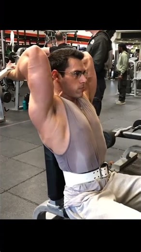 Bust through your sleeves with this superset