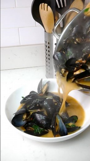Cooking Mussels for a Stranger