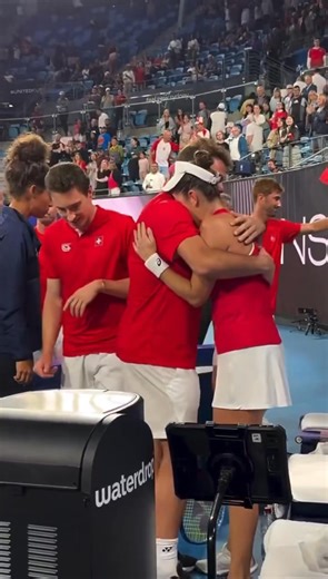In tears after Switzerland’s devastating loss to Poland in the United Cup final, Belinda Bencic was consoled by teammate Stan Wawrinka. What it means to represent your country 🇨🇭💔 | The First Serve