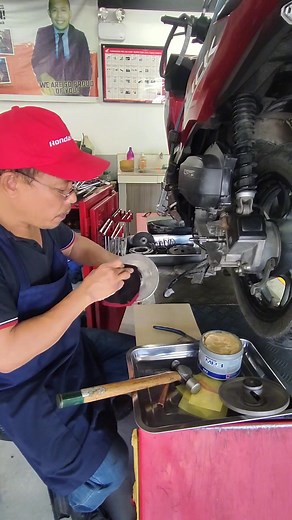 Palit torque driven bearing Click v3 #infomative #motorcycleservice #tutorial #starseverywherefbreelsvideo #videograms #allfollowers #motorcycle #mechanic #infomative #motorcyclerepair #StarsEverywhere #tutorialvideo #MotorcycleMaintenance Part 7 | Alberto Mantong Alabar