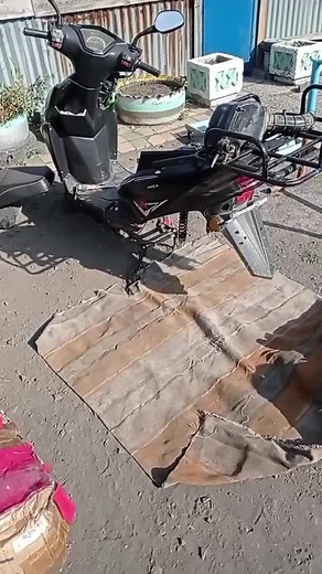 Air Filter Replacement on a Motor Scooter Made Easy