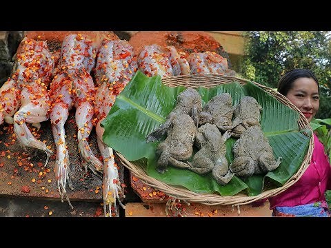 Amazing Tasty Cooking Frogs on the Roof Tile - Frogs Recipe