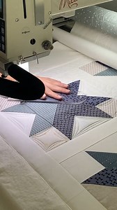 We love to see #APQS quilters unleash their creativity! Follow along as @browneyedquilter mixes custom freehand work and rulers for her client’s quilt. 👏 | APQS