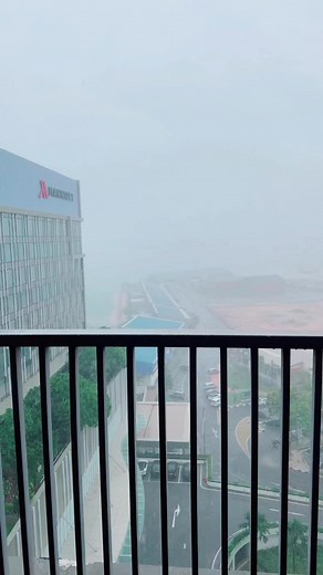 Batam di Guyur Hujan lagi Gaess 🌧️🌧️🌧️ #fyp #fypシ #justforfun #batamtiktok #batam #harbourbaybatam #hujan