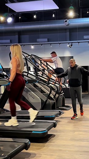 Mr Sus and Patrox found the holy grail of life 🤩 if you almost die you learn the best lessons so here are the benefits from alien mode : - you only get better and stronger - Life gets easier not harder - I dont need to buy happiness Iam happy - I dont want to get old and lose my skillz so I reversed the time concept - Fitness industry told me you cant look like that in a healthy way…yaya you just dont earn money with my concept 😅 - Your karma is different bc you dont support Pain in the nature