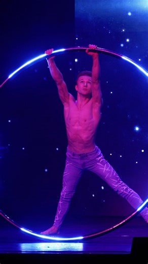 🌟One of my long-time dreams finally came to life — performing with the LED Cyr Wheel on the beautiful stage of Wintergarten Berlin 🎭💫 Huge thank you for the trust and the opportunity to make it real to @rodriguefunke 🙏 Special thanks for the stunning background design that completed the magic @inkakendzia ✨ For the brilliant LED programming💡that brought my Cyr to life @thomnom 🔥 And to https://www.facebook.com/pyroterralighttoys for creating this incredible LED Cyr Wheel 🌈💫 @leandrolujan