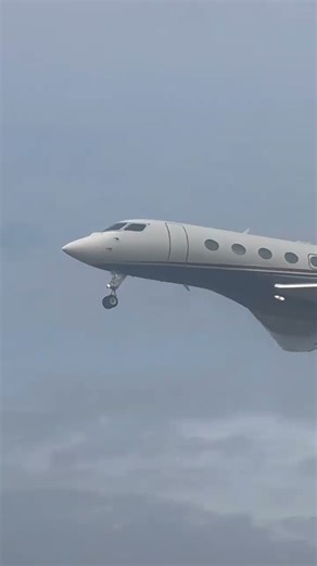Gulfstream G650ER landing at Trenton Mercer Airport in NJ #businessjet #boeing #aviation