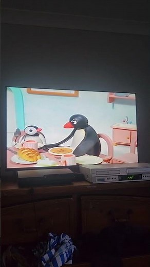 Pingu's Pancakes Pingu Serves His Family