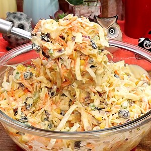 31K views · 485 reactions | La mejor ensalada de repollo que he hecho! Fácil, rápido y listo en solo 10 minutos! | Cocina y Sabor | Facebook