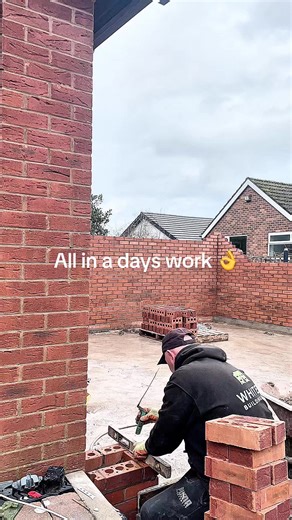 After 20 years in the Building game ……. I still love a days bricklaying ❤️🤩 #whitesbuildingltd #extensionspecialists #homeextension
