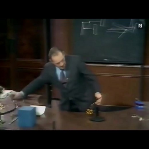 Why does this gyro rise? #gyroscope #physicstoy #desktoy #advancedgyro #gyro #sciencetoy