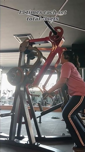 Sweat dripping, muscles screaming.That’s the sound of progress.🙌 Back day is a must💪 #upperback