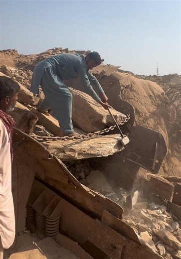 Rock Crusher ASMR 🔊 Crushing Giant Rocks for Stress Relief #stonecrushing #rockcrusher #100million#100millionviews😍 #virallllllllllllllllllllllllllllllllllll