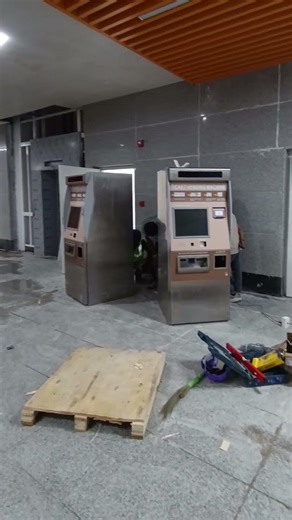 Agra metro #ekmotahathighumechala #youtubeshorts TVM machine install ho rhi hai