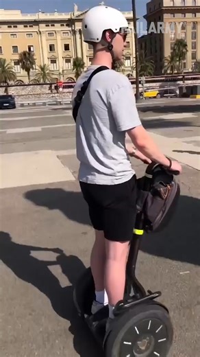 looking back... was probably the problem 😆 #barcelona #segway #vacation #summer #fail #shorts #reels | FailArmy
