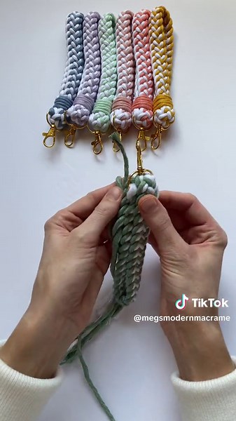 Macrame Braided Keychains #macrame #macrametutorial #keychains #macramekeychains #handmadegifts #keychain #makramee #makrama