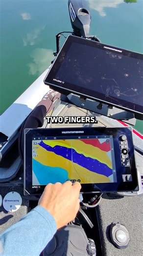 Navigate between views quickly and easily with the two-finger press ✌️ #Humminbird | Humminbird