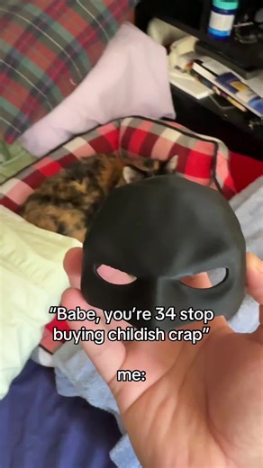 I can’t help it! CAT BAT KITTY🐈‍⬛🦇 Transform your feline into a hero‼️ #fyp #batcat #tiktokmademebuyit