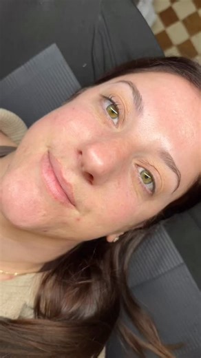 The power of lash extensions 😍 These lashes were made for her and I’m so happy with how they came out ☺️🤎 of course using all products from prep to lashes to finishing products by LBLA For me, my eyes are slightly down turned and I love having lashes on because it gives the optical illusion that they’re “normal” and not down turned • • • #lashartist #lashextensions #nhlashartist #lashes #nhsmallbusiness #nhlashes #lashtechnician #lashtechnician #londonderrylashes #nhesthetics #lashboxla #lbla 