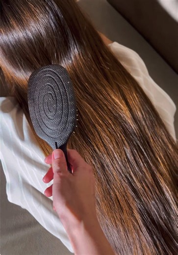 Hand Transformation Tutorial with Hair Techniques