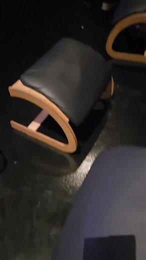 영화관 1열에 다리 받침대가 있다 #movietheater #받침의자