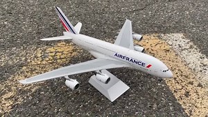 ✈️ New In Stock! ✈️ G2AFR922 Gemini Jets Air France A380 1/200 scale Price: $182.95 Find it here: https://bit.ly/3mDih5k | Airplane Shop