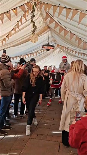 The Fox Inn, Rudgwick, is built on a bridleway, and every Christmas, a horse is ridden through the pub on the path of the original bridleway! The Fox has recently changed hands and we are pleased that the new owners have continued this tradition 🎄🏇🎄 | Visit Horsham