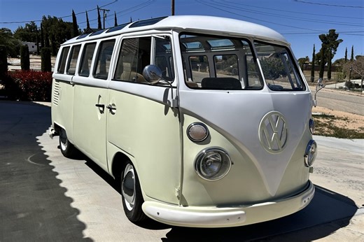 1966 Volkswagen Type 2 Bus 21-Window Conversion