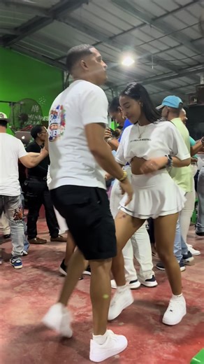 #baile #amigos #bachata #estrella #vira 🇩🇴 | bailando bachata