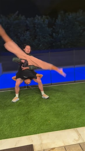 hailey bills on Instagram: "🤸🏻‍♂️🤸🏻‍♂️"