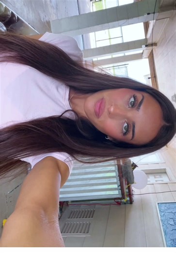 @Addison ALBUM EATS😽🩷🤞🏼 #tiktoklive #fameisagun #addisonrae | Addison Rae