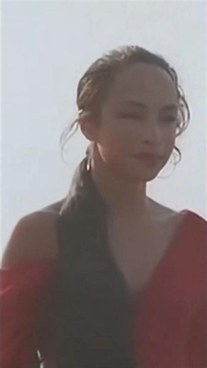 Sade sings her emotional song I Never Thought I'd See The Day pt1
