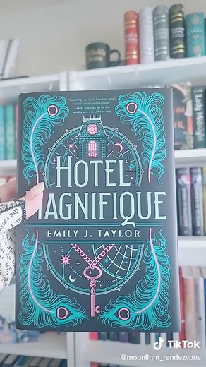 #bookishtiktok #fypシ #bookrecs📚 #yafantasybooks