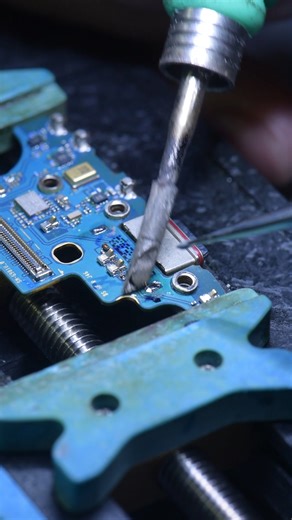 Safely Removing an Android Charging Port Connector: A Step-by-Step Guide | REWA Tech
