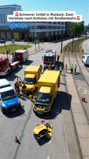 🚨Schwerer Unfall in Rostock: Zwei Verletzte nach Kollision mit Straßenbahn🚨 #Rostock #Verkehrsunfall #Straßenbahn #Polizei #Eilmeldung