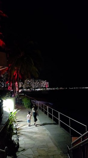 This secret spot behind the Sheraton Waikiki is open to the public and gives you gorgeous ocean views without getting any sand in your shoes. Hit the 👍🏼 if you didn't know about this spot. | Hawaii Right Now