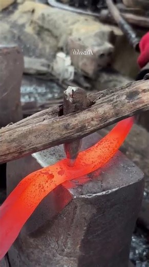 Traditional craft #handsmade #medievalblacksmith #artandcraft #youtubeshorts #blacksmith