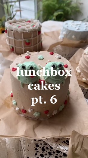 frogs in love🥺🐸 #frogcake #frogcaketiktok #frogcakes #frogcake #frogcakesoftiktok #cakedecorating #lunchboxcake #lunchboxcaketutorial