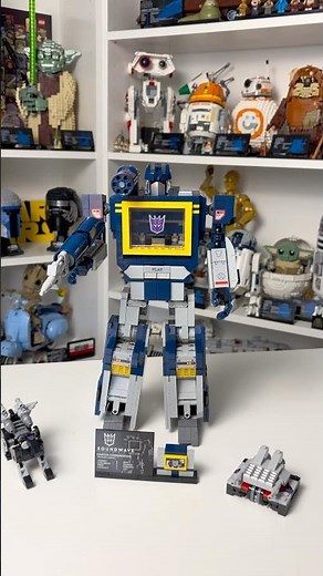 LEGO Transformers: SOUNDWAVE transformation! Special sound at the end!