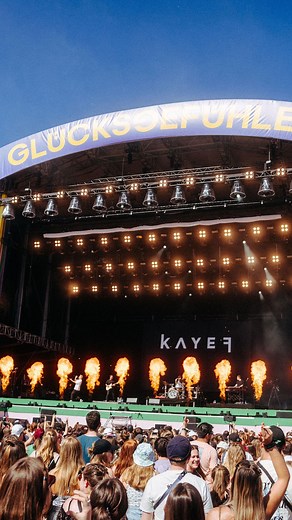 KAYEF on Instagram: "POV: Du tanzt mit 5.000 Menschen ❤️"