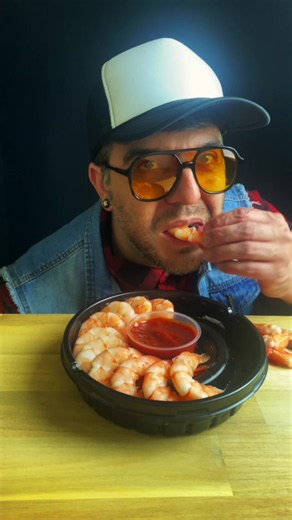 How to Make a Classic Shrimp Cocktail Recipe
