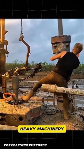 One of the World's Most Dangerous Jobs: Life on an Oil Drilling Rig 🛢️⚠️ #documentary #usashorts#fyp