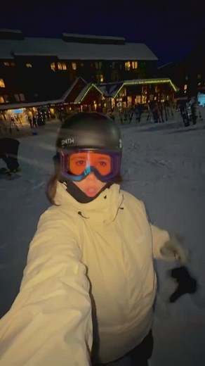 🌙❄️ Night skiing is back this weekend, and brighter than ever! 💡 Grab your gear and come cruise under the lights on Showoff this weekend! Every night after 5 PM the Mile 1 Express will be spinning so you can get those extra laps in. Plus, our team has been hard at work and have installed new brighter, energy efficient lights! 🎥 @crabbtacular #purecanada #panoramamountainresort #kootrocks #travelcv #hellobc #invermerepanorama #powderhighway | Panorama Mountain Resort