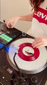 Scratching on a limited edition 7-inch vinyl record by DJ Q-Bert🎚️🔥 #djmichelle #djqbert #scratch