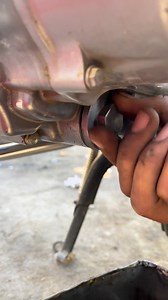 How to remove oil Honda CG125 #everyone #honda #sale #viral | Online Bike Solution