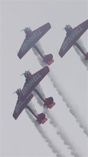AeroShell Lights Up the Sky at EAA: Smoke On!#aviation #aviationlovers #airport#eaa