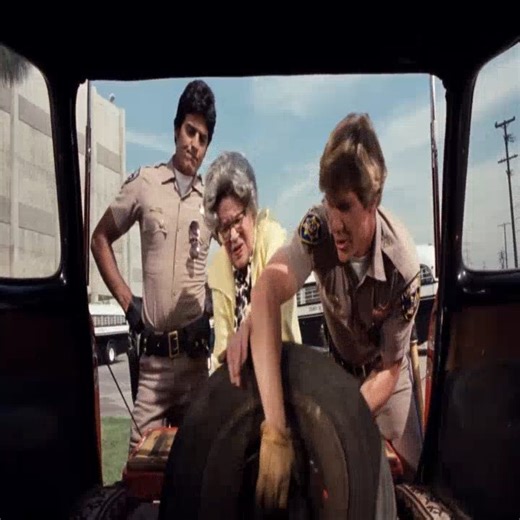 CHiPs Season 1 Episode 10 – Highway Robbery (P5) | Grumpys