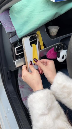 Smart Car Phone Mount with Auto-Rotation and Charging